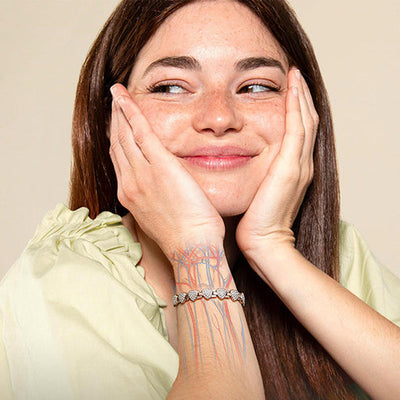 ⏳Time-Limited Special⏰Women's Dazzling Heart-Shaped Magnetic Copper Bracelets (Premium Quality)